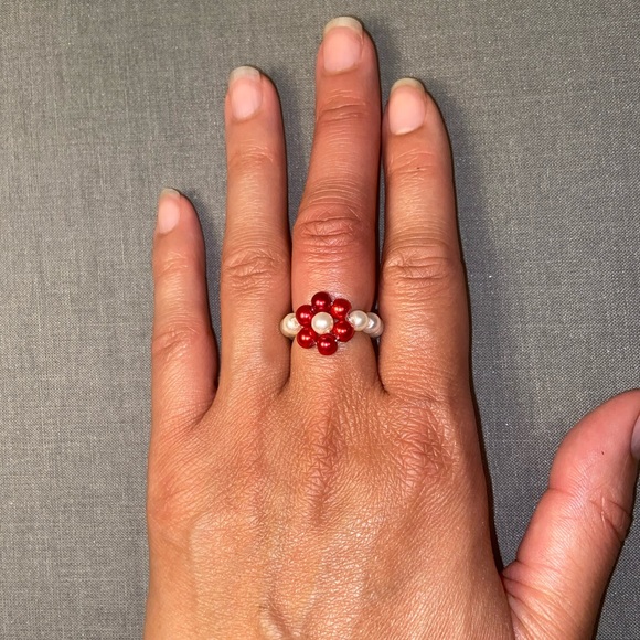 Handmade Glass Bead Daisy Flower Ring - Picture 2 of 4